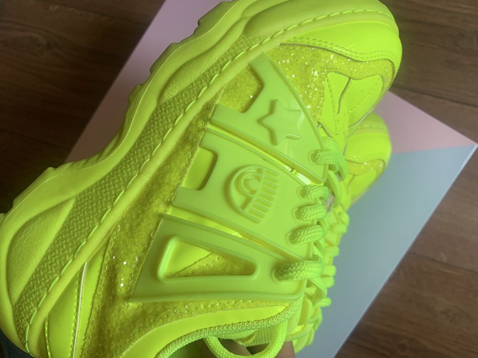 Chiara Ferragni сникърси