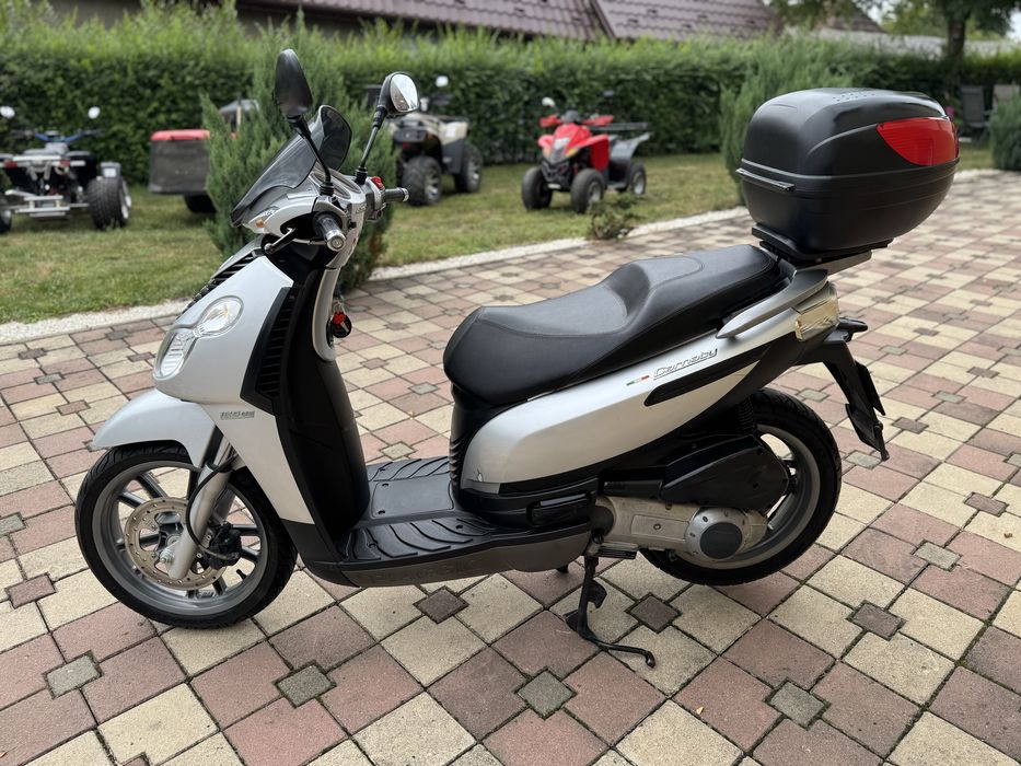 Scuter Piaggio Carnaby 125