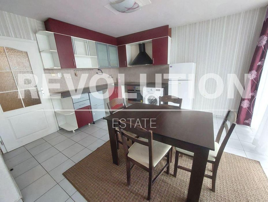 Тристаен апартамент в района на Чайка!