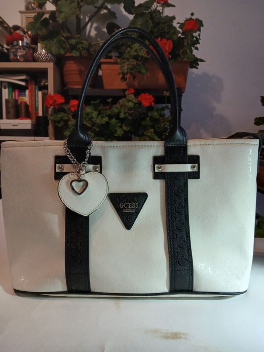 Guess, superba, origibala, fara defecte
