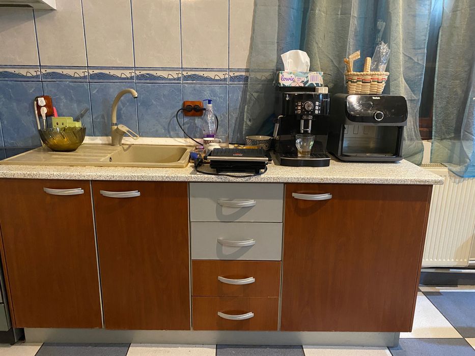 Bucatarie completa (se vinde si separat)