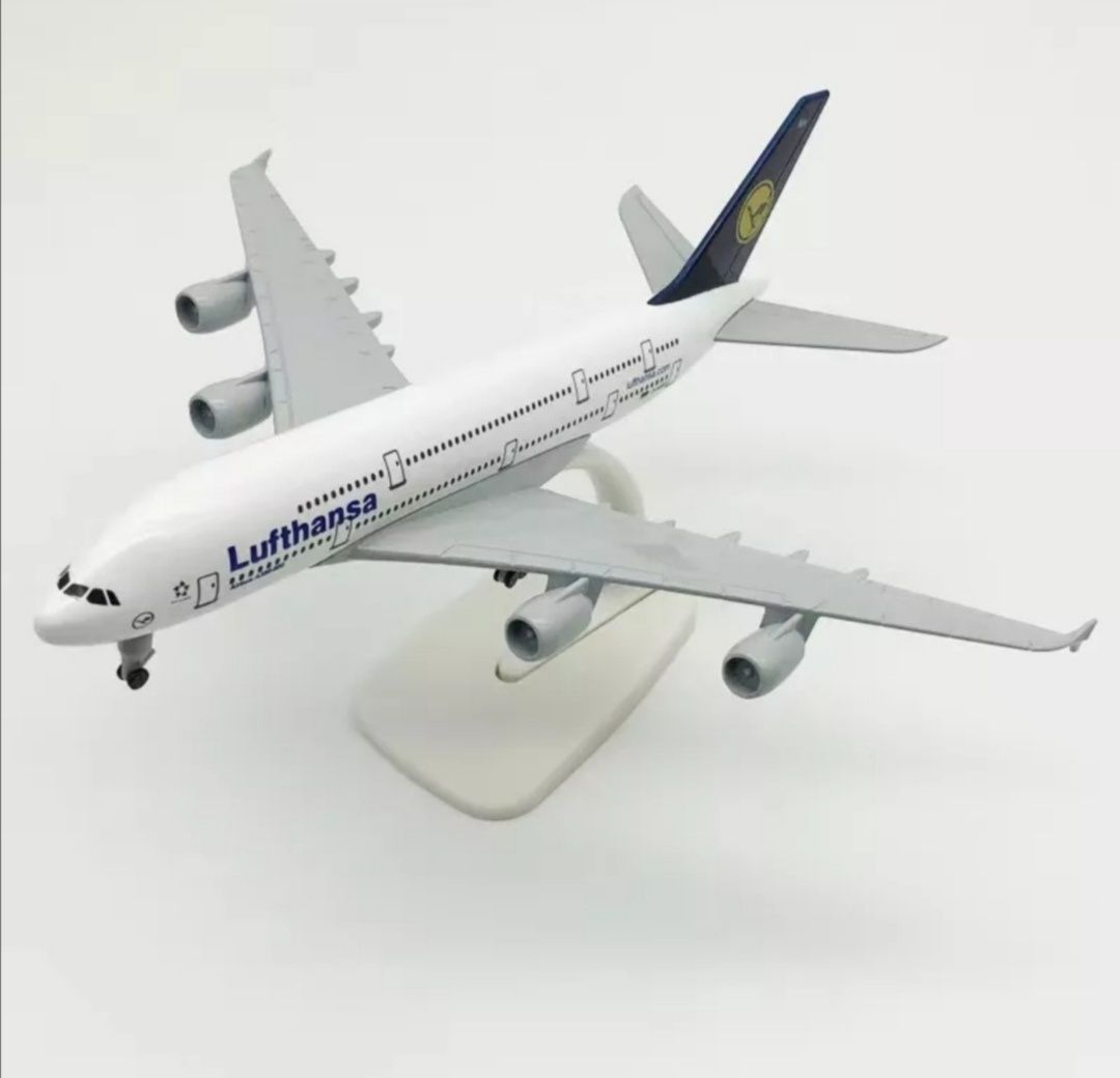 Macheta avion Lufthansa Airbus 380 /  metal / 16 cm / cadou