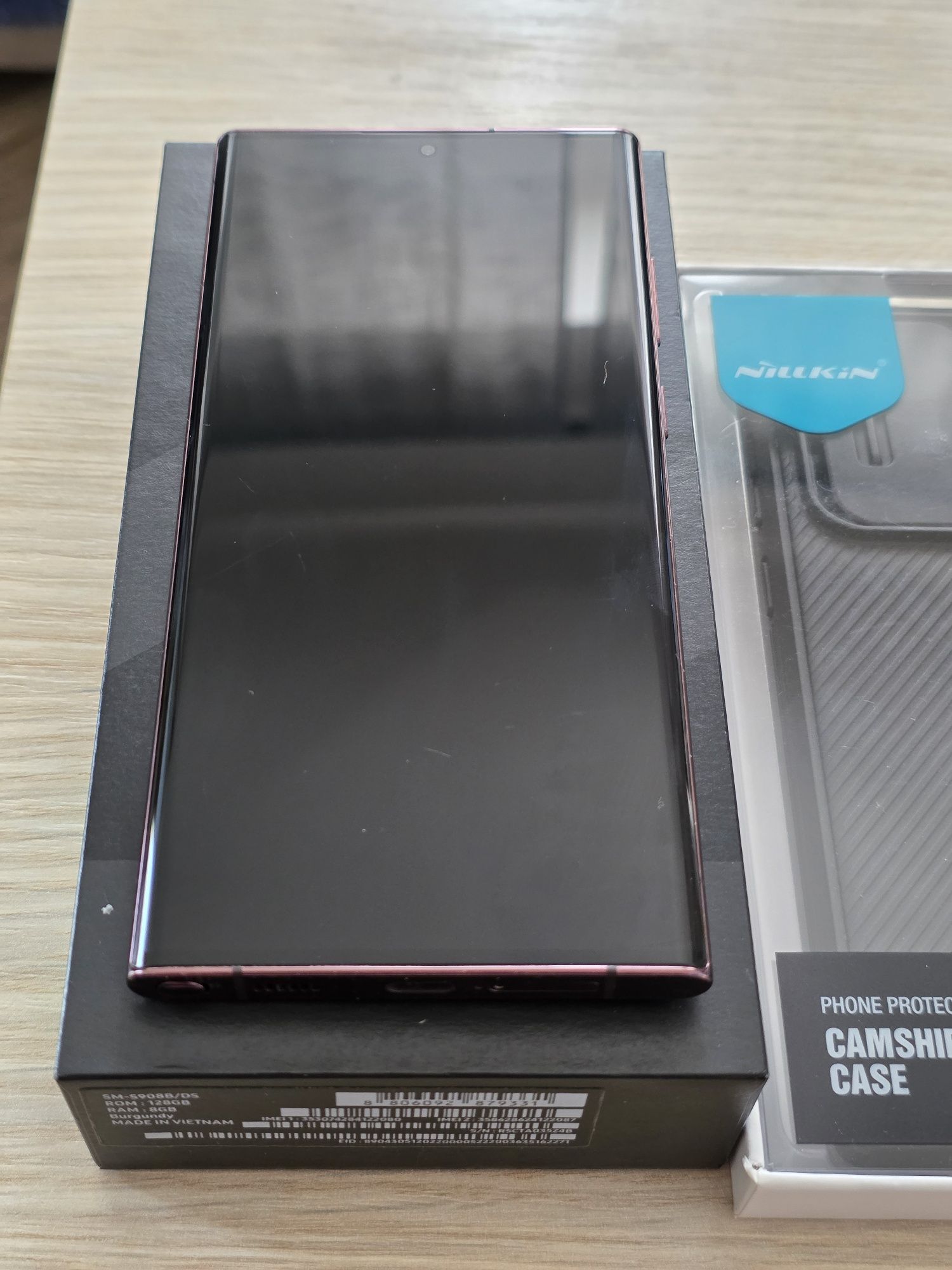 Telefon ieftin Samsung S22 Ultra Burgundy cu 3 huse la cutie