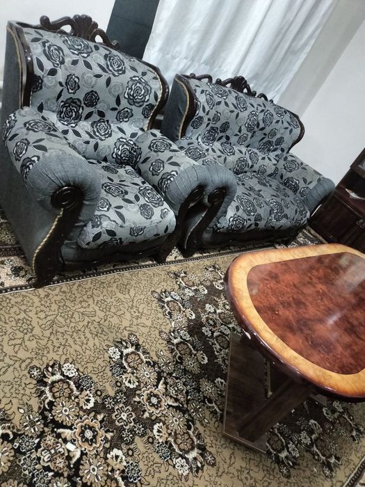 Divan kreslo sotladi holati yaxwi