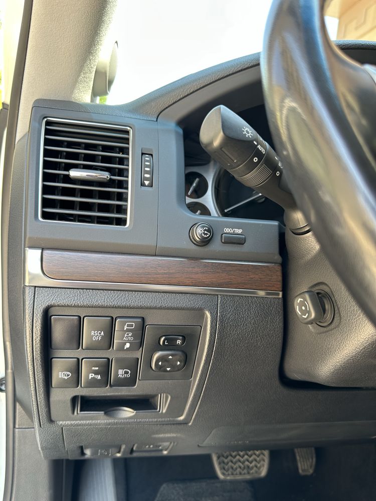Продается LAND CRUISER 200 4,6