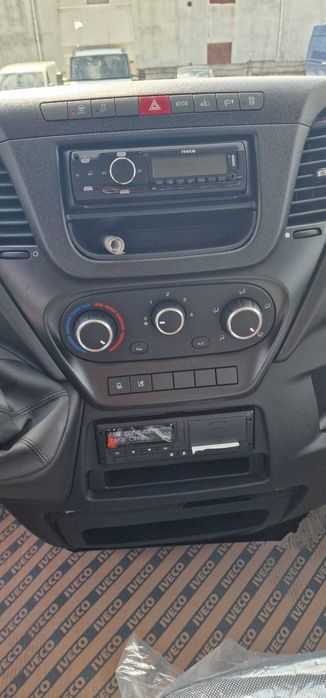 Autoutilitara Iveco Daily 35S18V