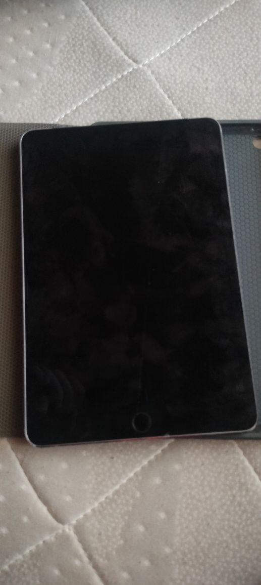 iPad 4 mini icloudga tushgan