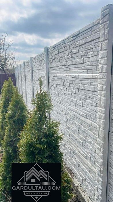 Gard din placi de beton