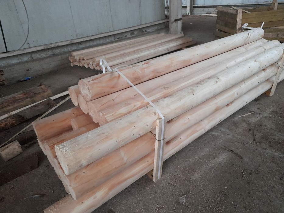 Lemn de molid strunjit cilindric