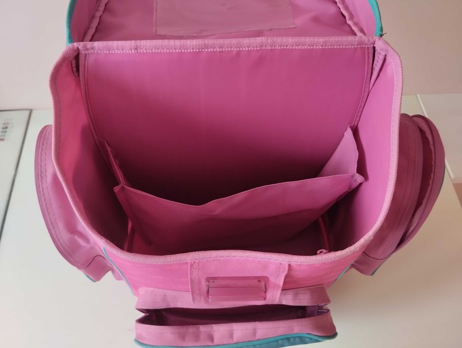 НОВА чанта за рамо Barcelona, раница за училище