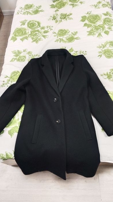 Продам чёрное пальто S размера