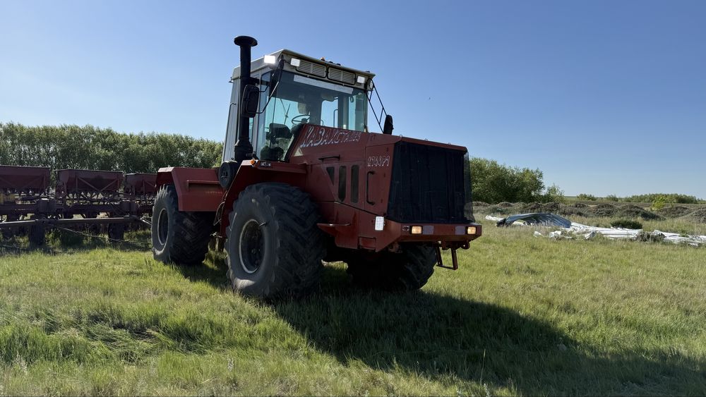 Продам кировец 744 р1