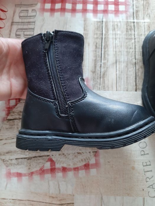 Чисто нови ботушки 22н. Barbie