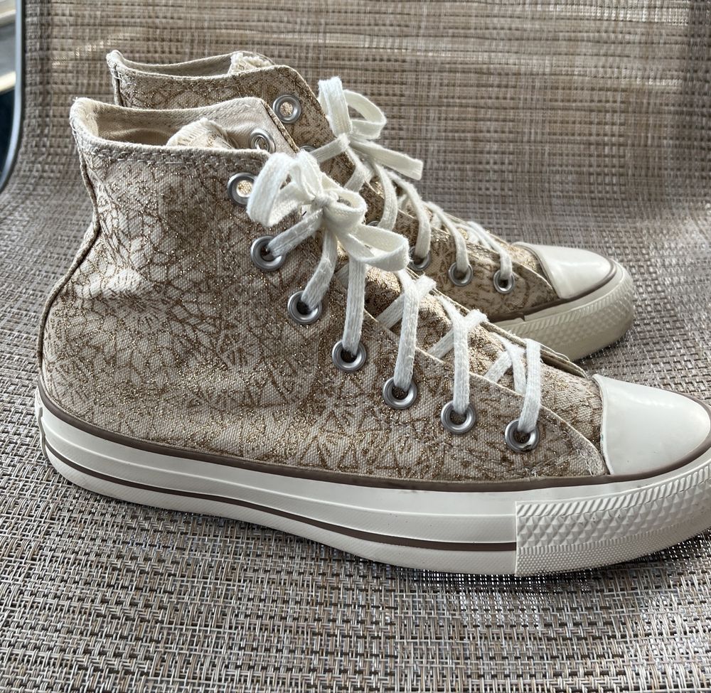 Скъпи златисти кецове Converse оригинал