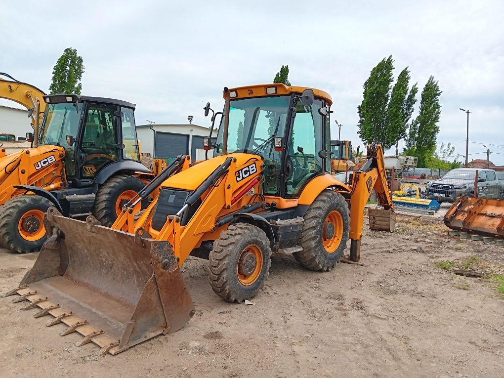 Vând buldoexcavator jcb 3cx