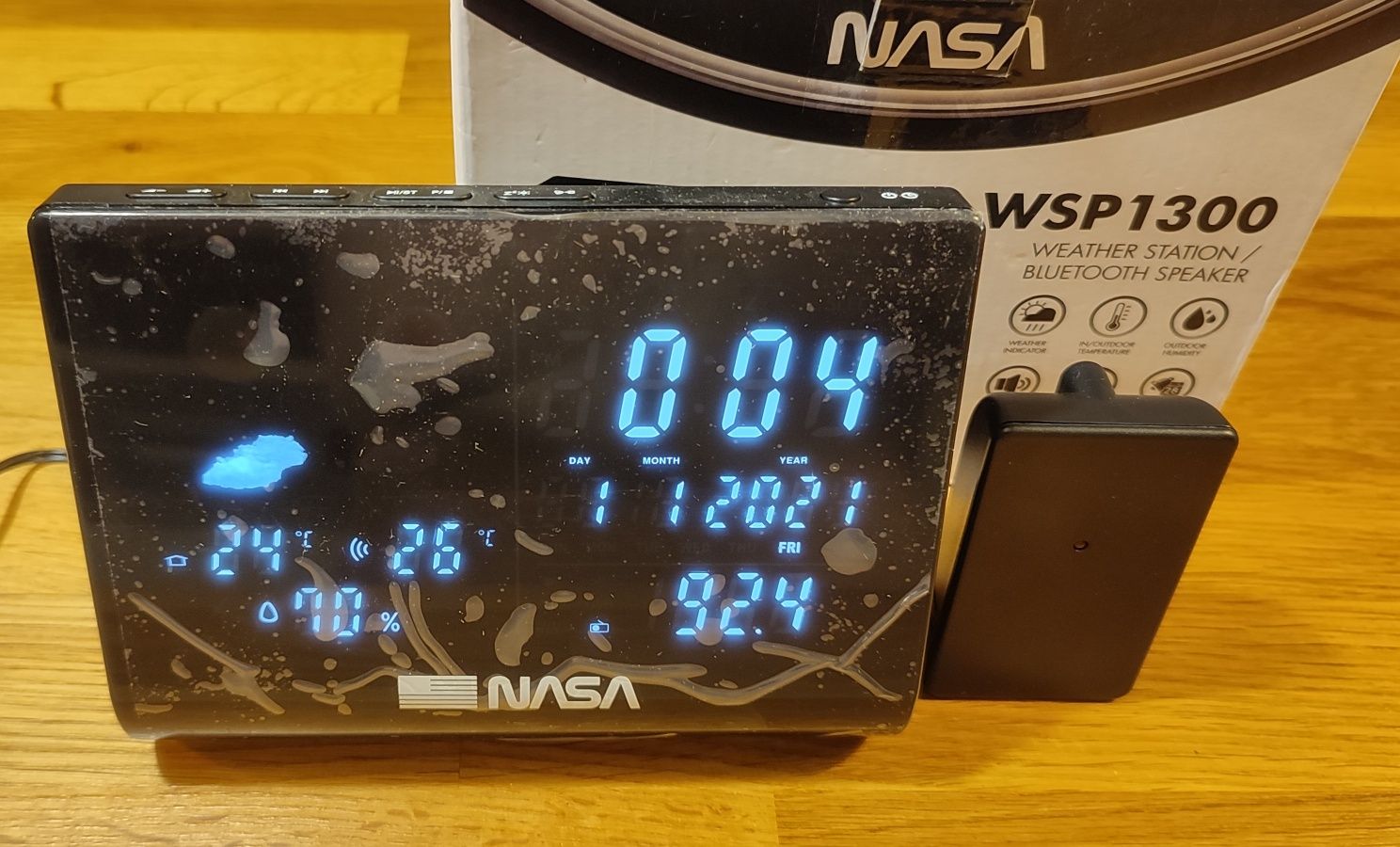 Statie meteo cu radio, boxa bluetooth si un senzor de exterior