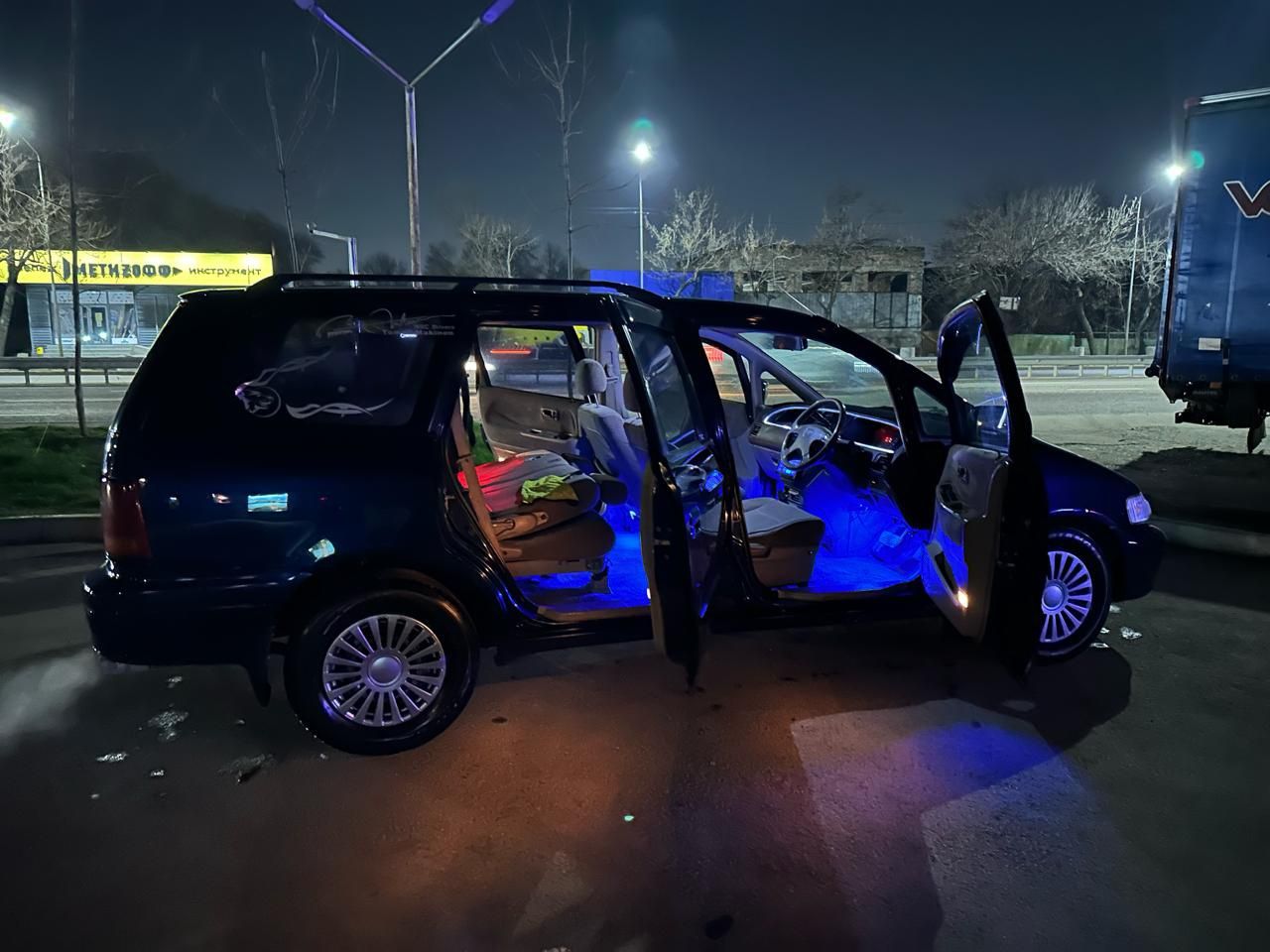 Продается машина марки:Honda Odyssey