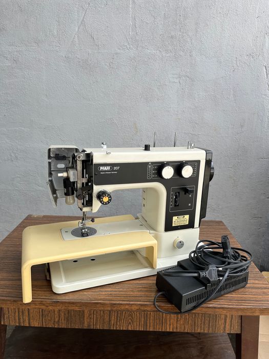 Masina de cusut electrica Pfaff