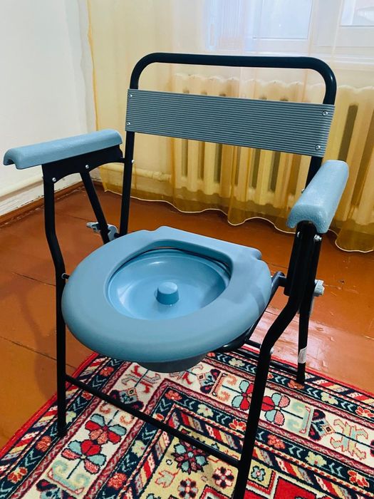 Горшок-стульчик переносной для инвалидов новая со спинокой