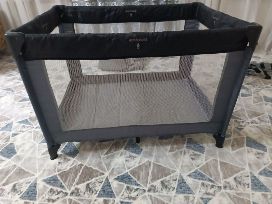 Продам детский манеж.