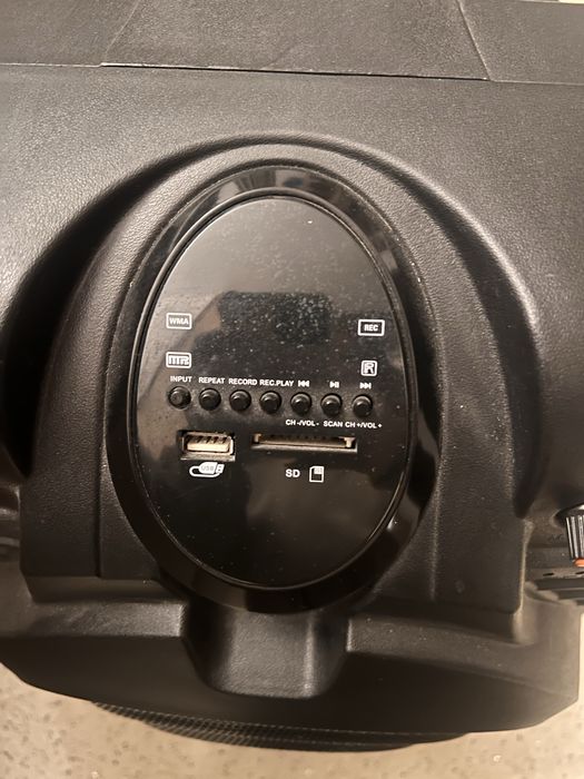 boxa akai mare portabila