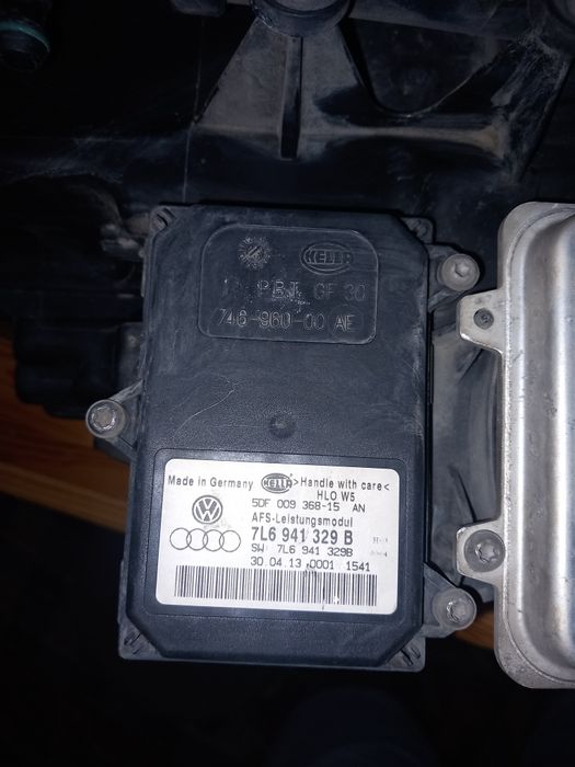 Far bixenon adaptiv dreapta  skoda superb 2 2012