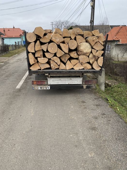 Vând lemn pentru foc