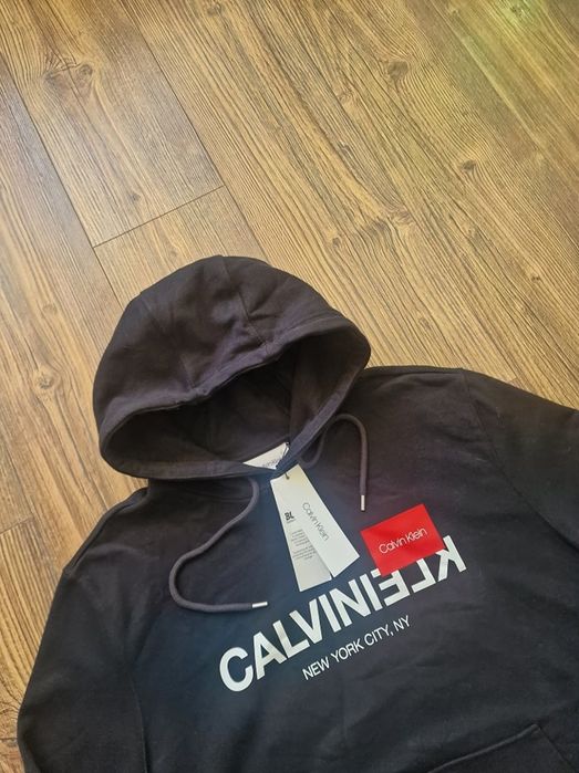 Страхотен мъжки суитчър, CALVIN KLEIN нов с етикет,  размер L