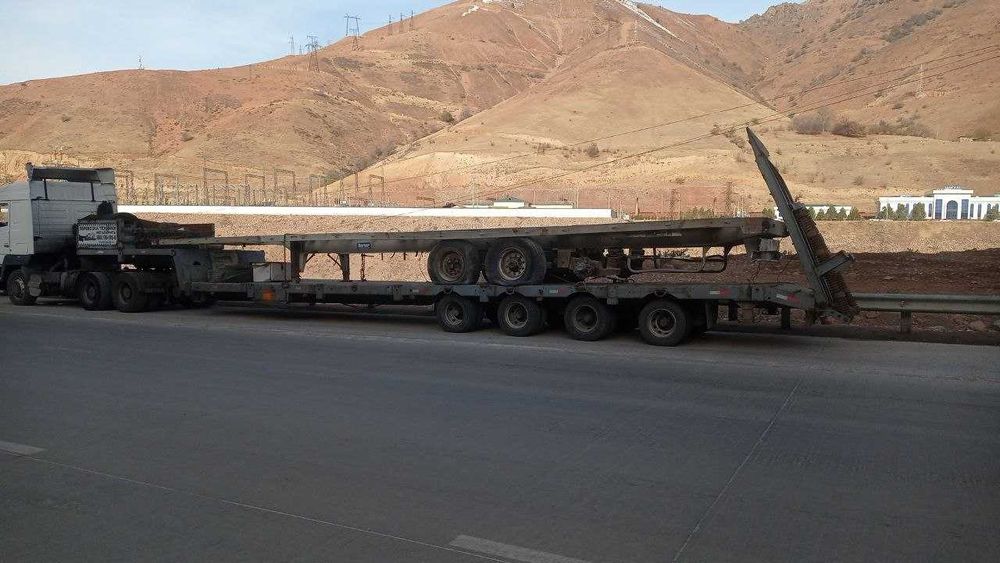 Полуприцеп универсал-контейнеровоз