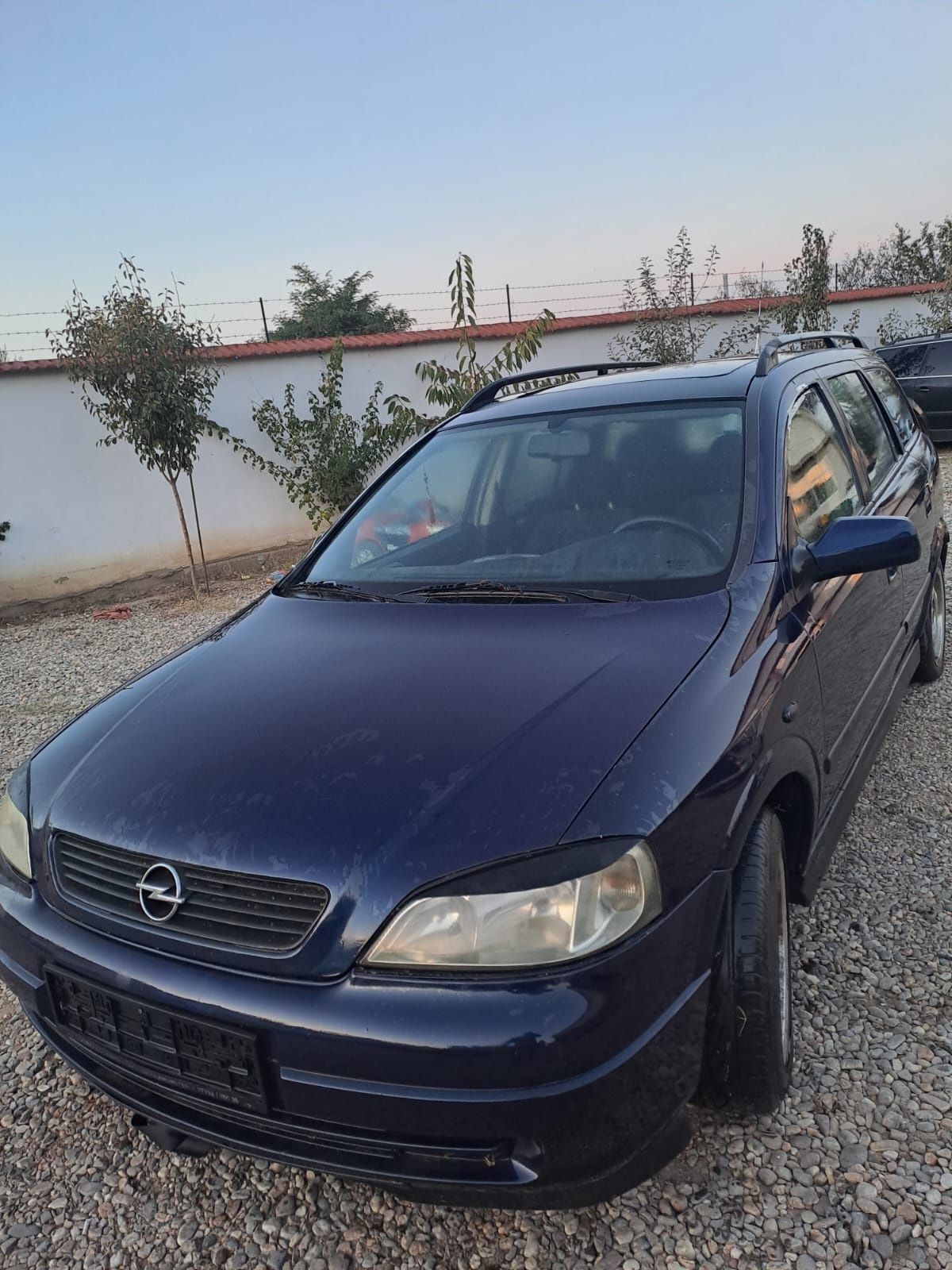 Dezmembrez opel astra An 2003 
Motor 1.6 8v 
Motorul se da cu proba Fu