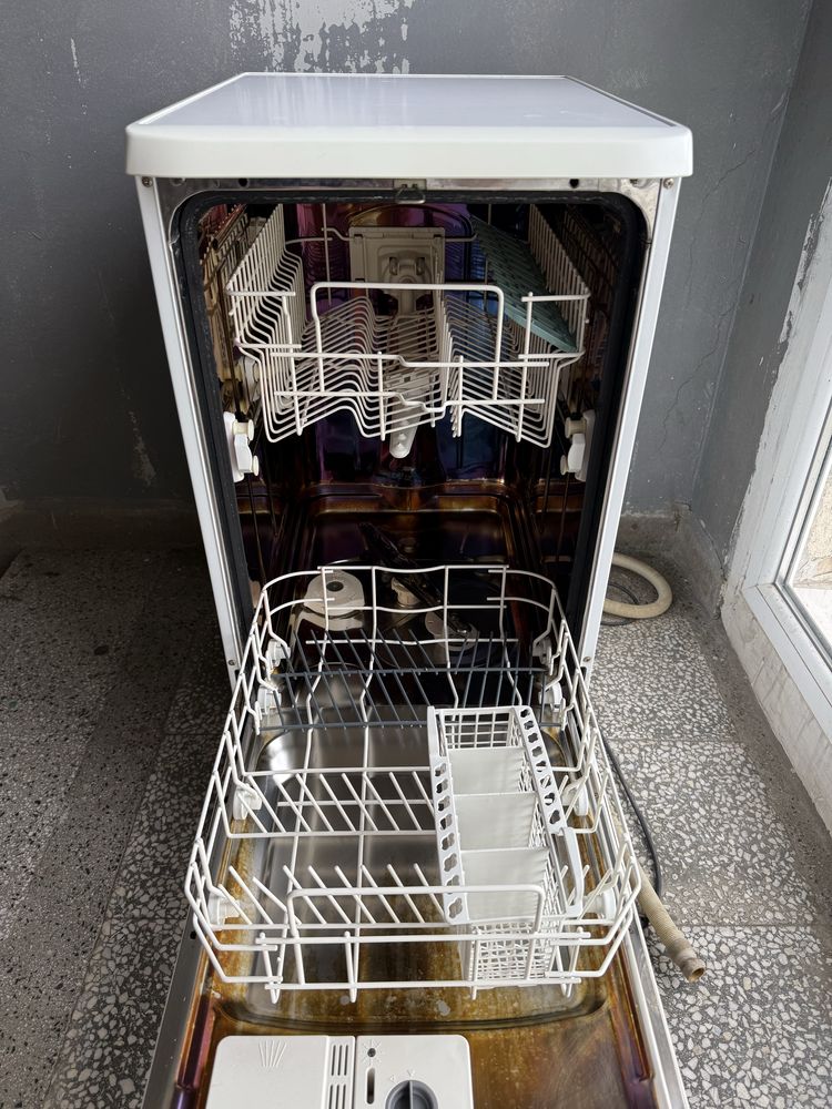съдомиялна машина Hotpoint-Ariston LS 245