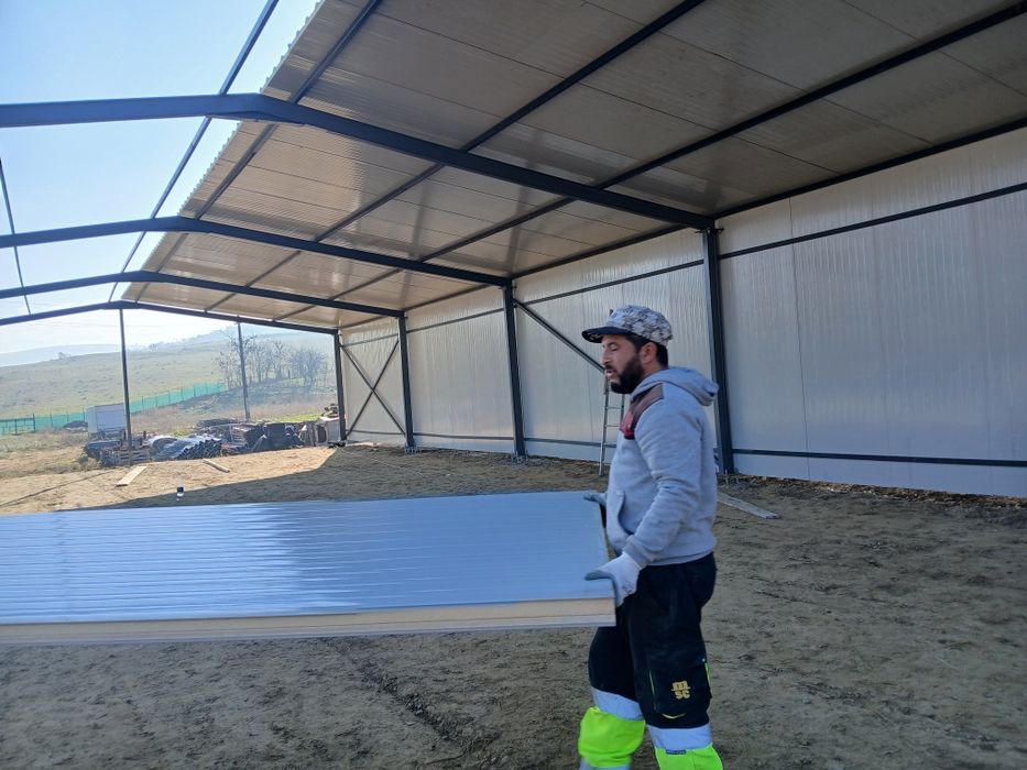 Vand hala metalică 10x30x4m