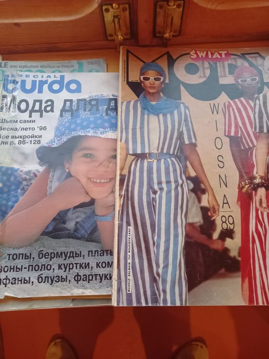 Отдам старые журналы мод с выкройками