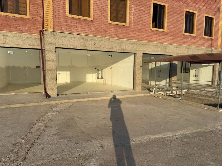 Magazin va boshqa xizmat kòrsatish uchun joy sotiladi