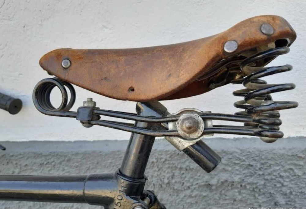 Bicicletata militara veche din elvetia