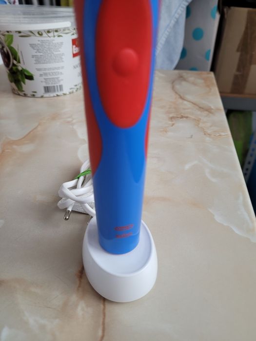 Încărcător periuță dinți Braun