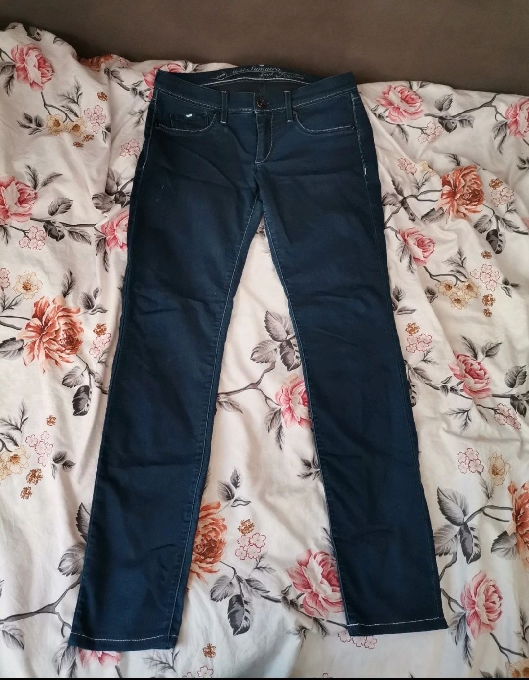Blugi skinny damă