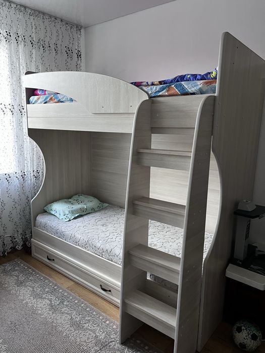 Продам кровать двухъярусная