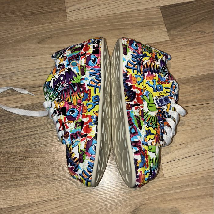 Pantofi sport cu model tip comic book/graffiti