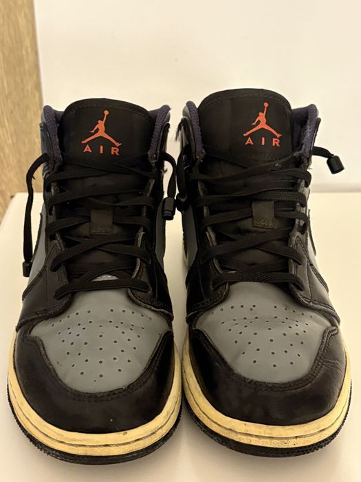 Air jordan mid shadow