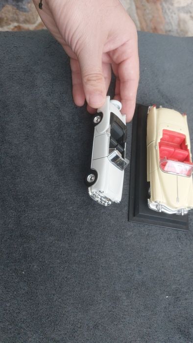 Masinute metalice machete la scara