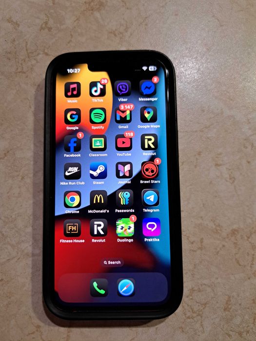 Продавам Iphone13