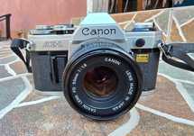 Canon AE-1 cu obiectiv Canon FD 50mm f1.8