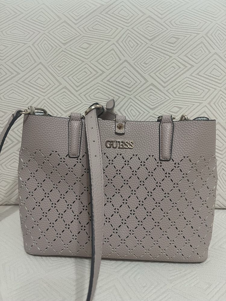 Дамска лятна чанта Guess цвят пудра