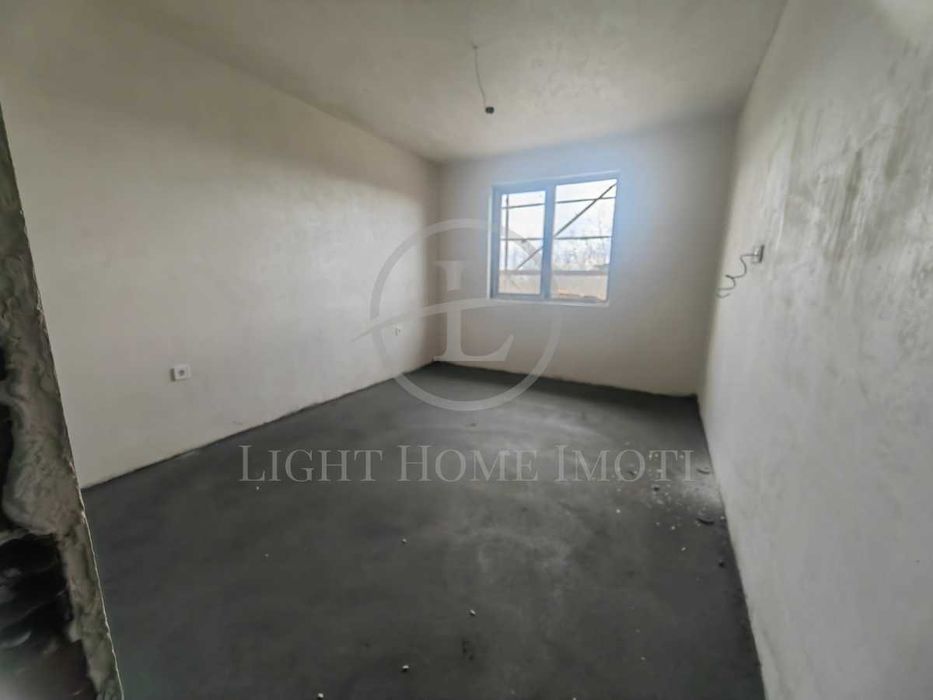 Продава се Четиристаен апартамент в Пловдив, Остромила - 180 кв.м за 973 €/кв.м - Снимка #3