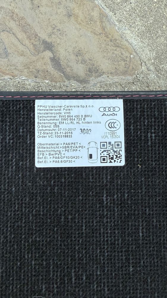 Оригинални стелки Ауди А5/S5/RS5/A4/S4/RS4 с червен шев