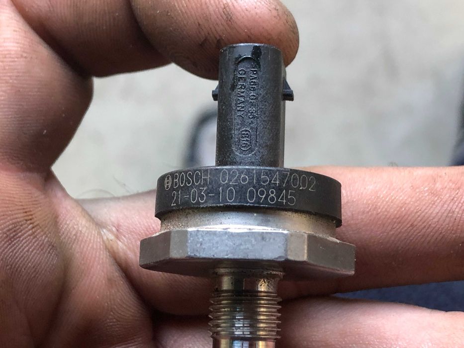 Senzor inalta presiune rampa injectie BMW F40 G20 G30 X3 X5 G05 B48