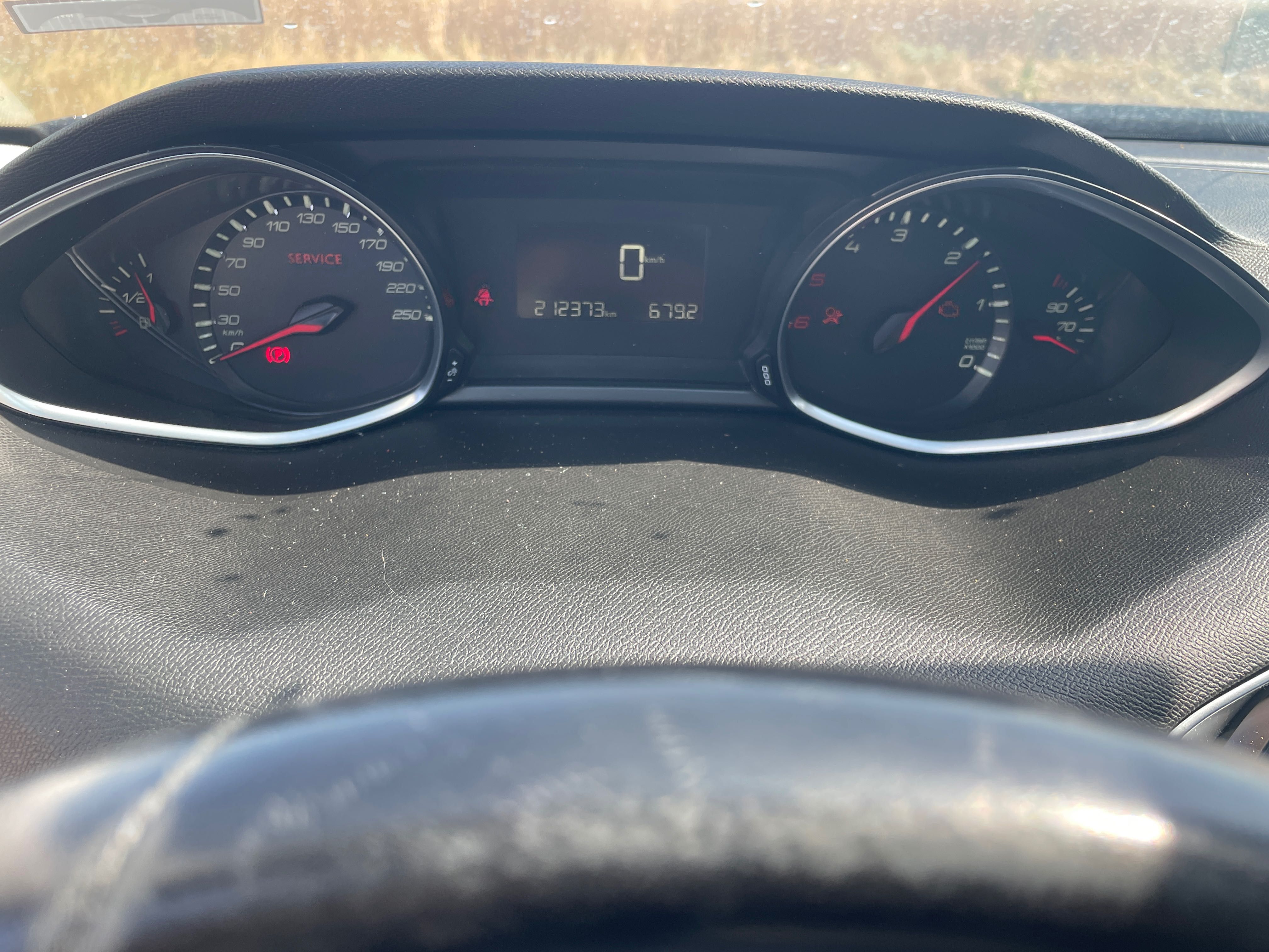 Peugeot 308 SW комби (T9), 1.6 BlueHDi, двигател BHZ (DV6FC)