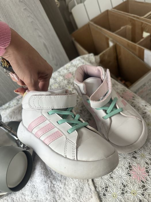 Adidasi adidasss