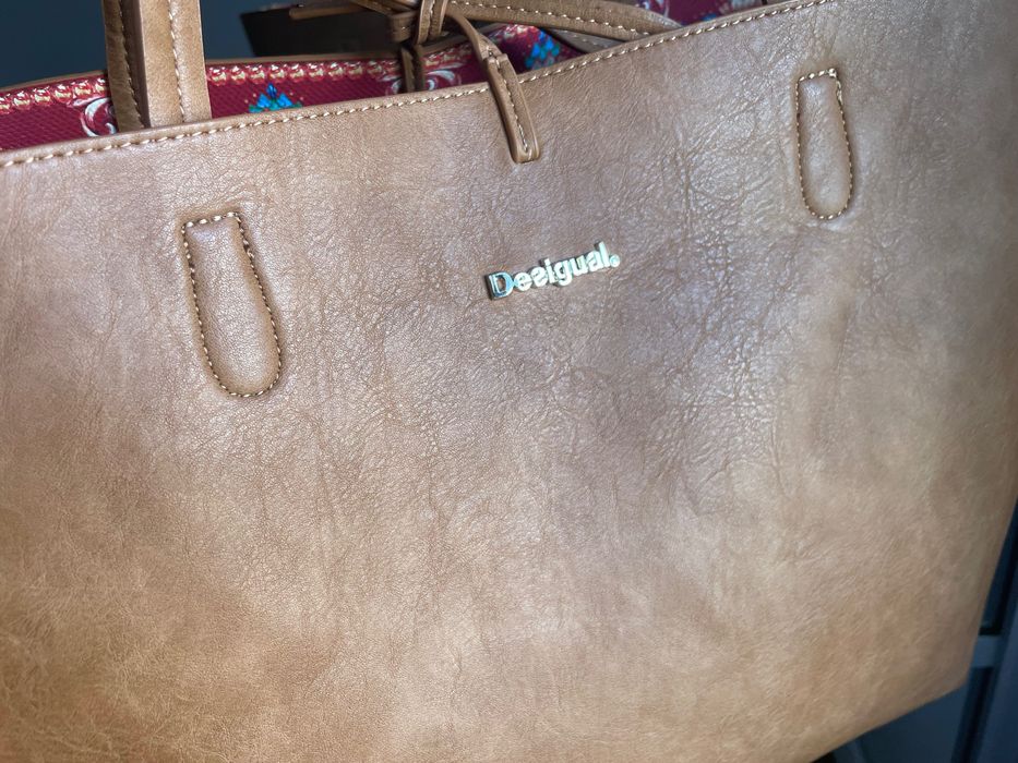 Poșetă Desigual, modelul Hércules Capri Maxi